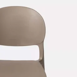 Sedia da pranzo impilabile in polipropilene tortora Pixel